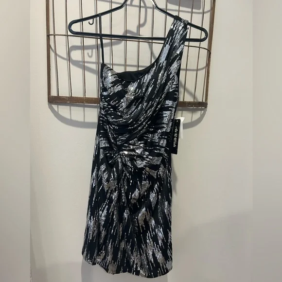 Sparkly dress. New Years & Christmas party - Picture 4 of 5